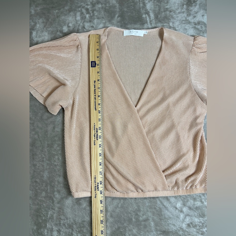 ASTR The Label Women’s Short Flutter Sleeve Plisse Top Blush Pink Sz Large - Picture 5 of 8